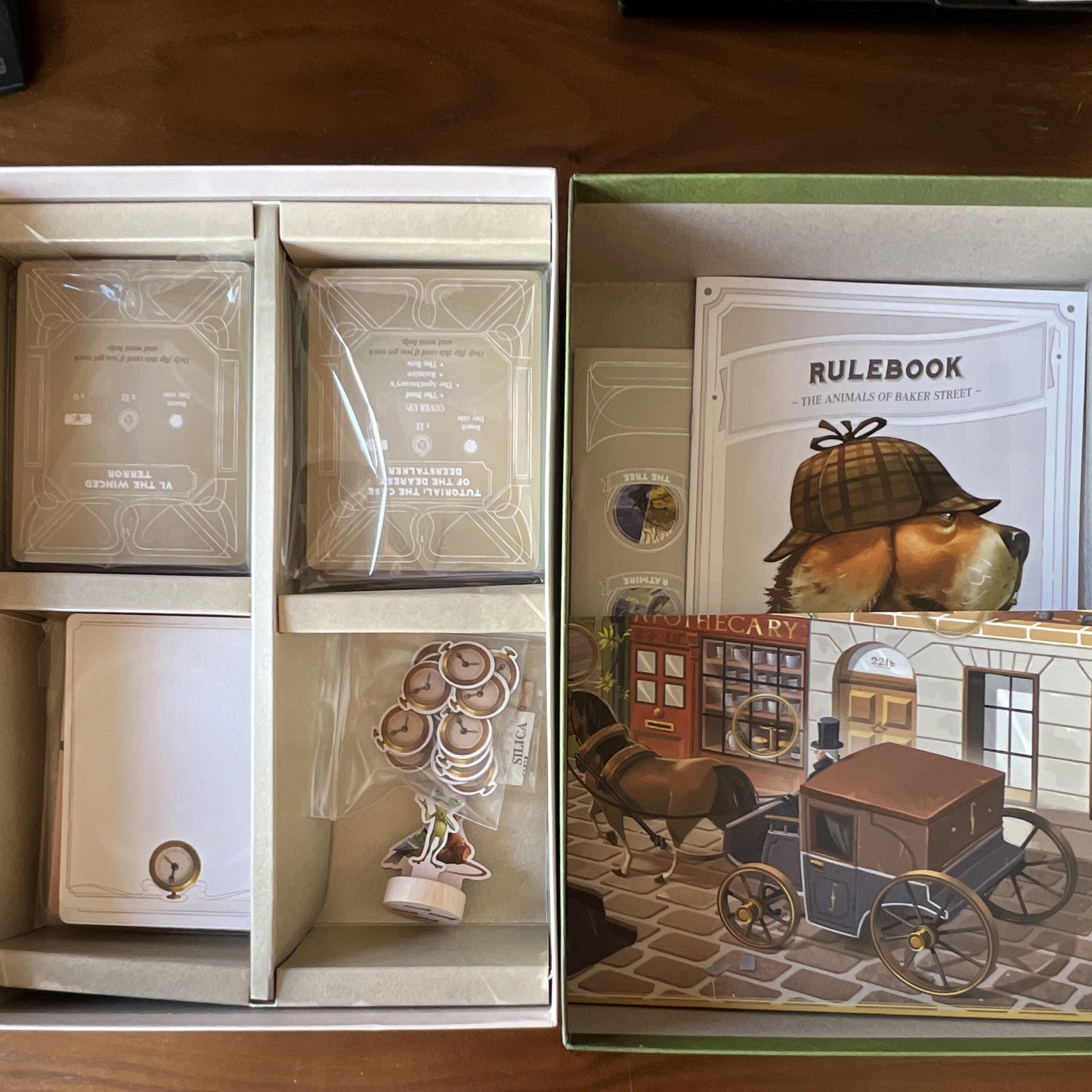 IELLO The Animals of Baker Street Board Game – Excellent