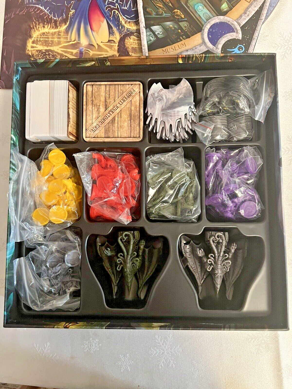 Fate of the Elder Gods + Beasts from Beyond Expansion – no dice