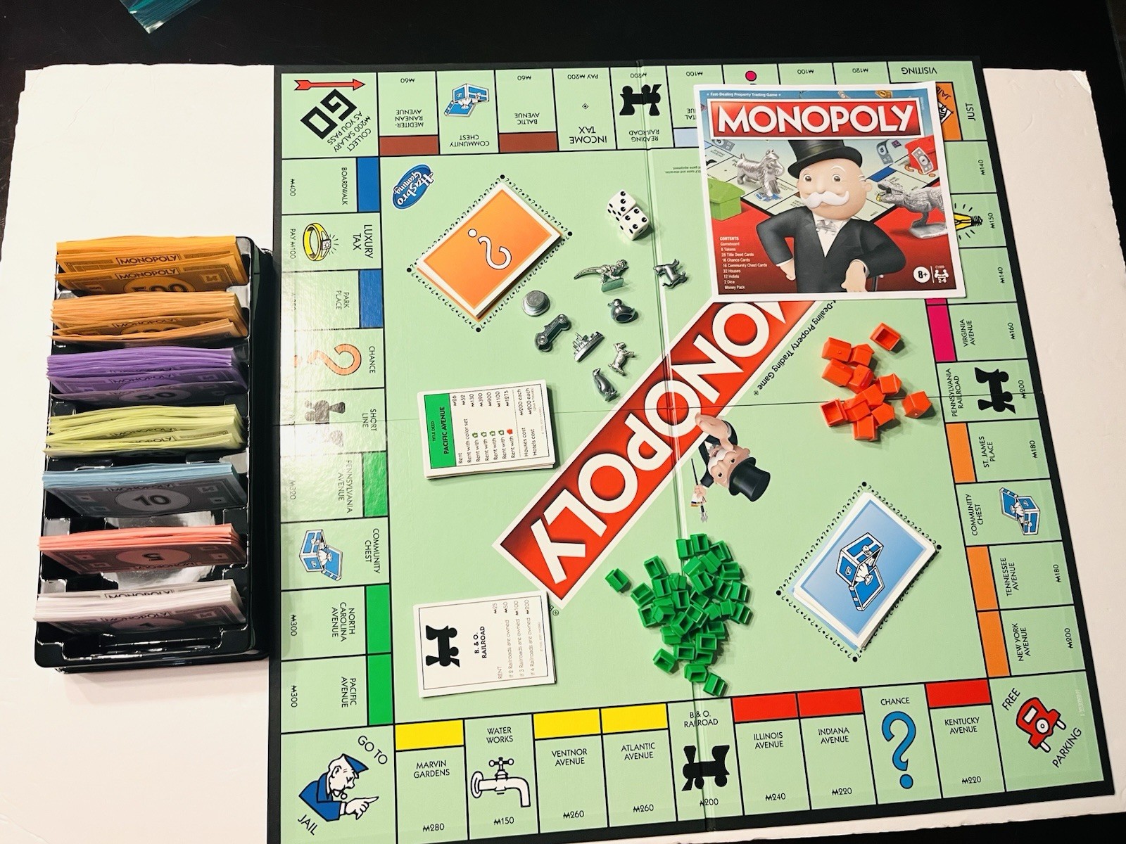Hasbro Monopoly C1009 Classic Board Game 2-6 Players 8+ Years Family COMPLETE