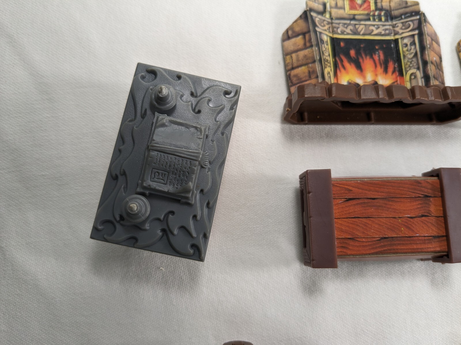 Hero Quest – Replacement Furniture Replacement Pieces Miscellaneous
