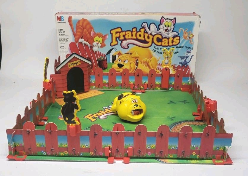 Fraidy Cats Board Game 1994 Vintage Motorized Bulldog Complete Works *READ*