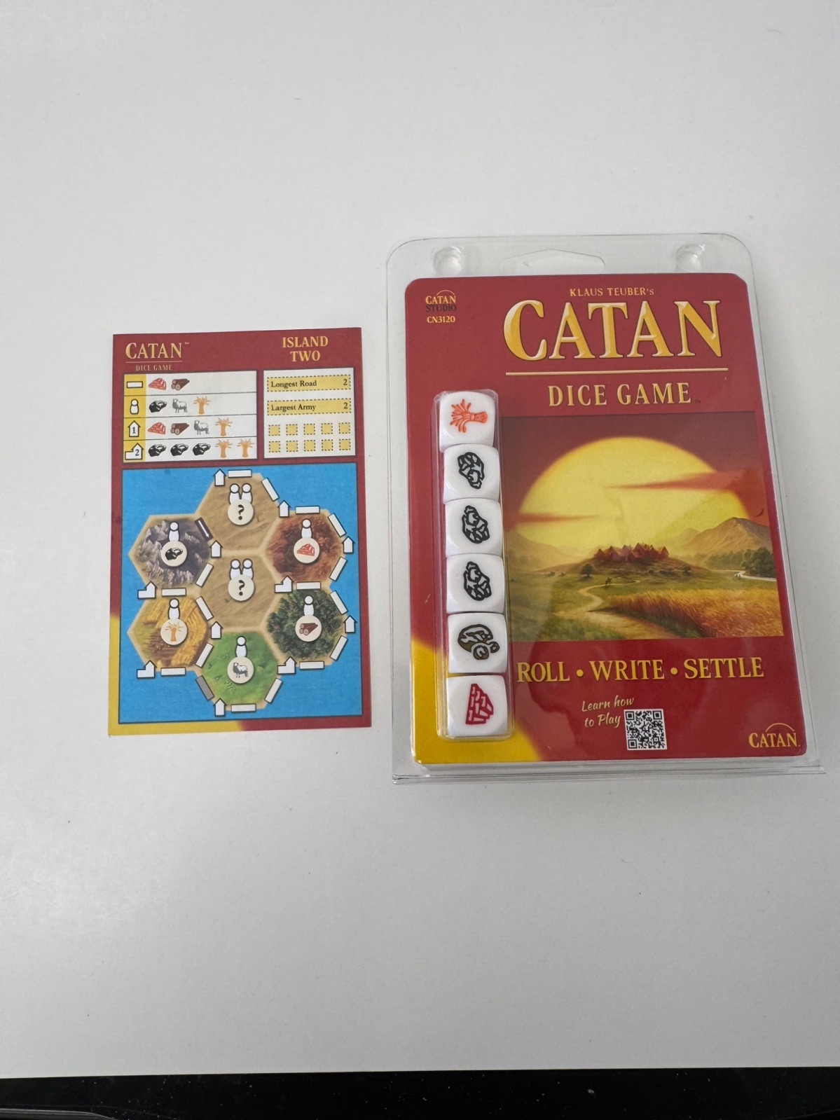 Catan Dice Game Clamshell Edition CN3120 Catan Studios Travel Family Game