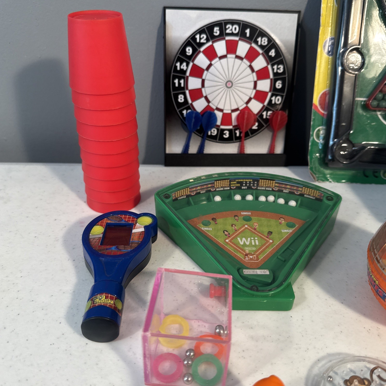 Lot of Miscellaneous Mini Games: Rubik’s cube, etch-sketch, yo-yo’s, Mini Pool