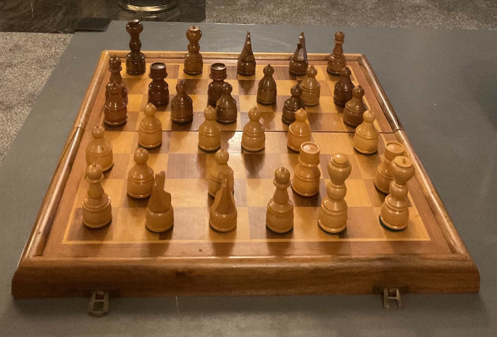 Vintage Chess Game Set YUGOSLAVIA in TRAVEL CASE Wooden Pieces Felt Buttons