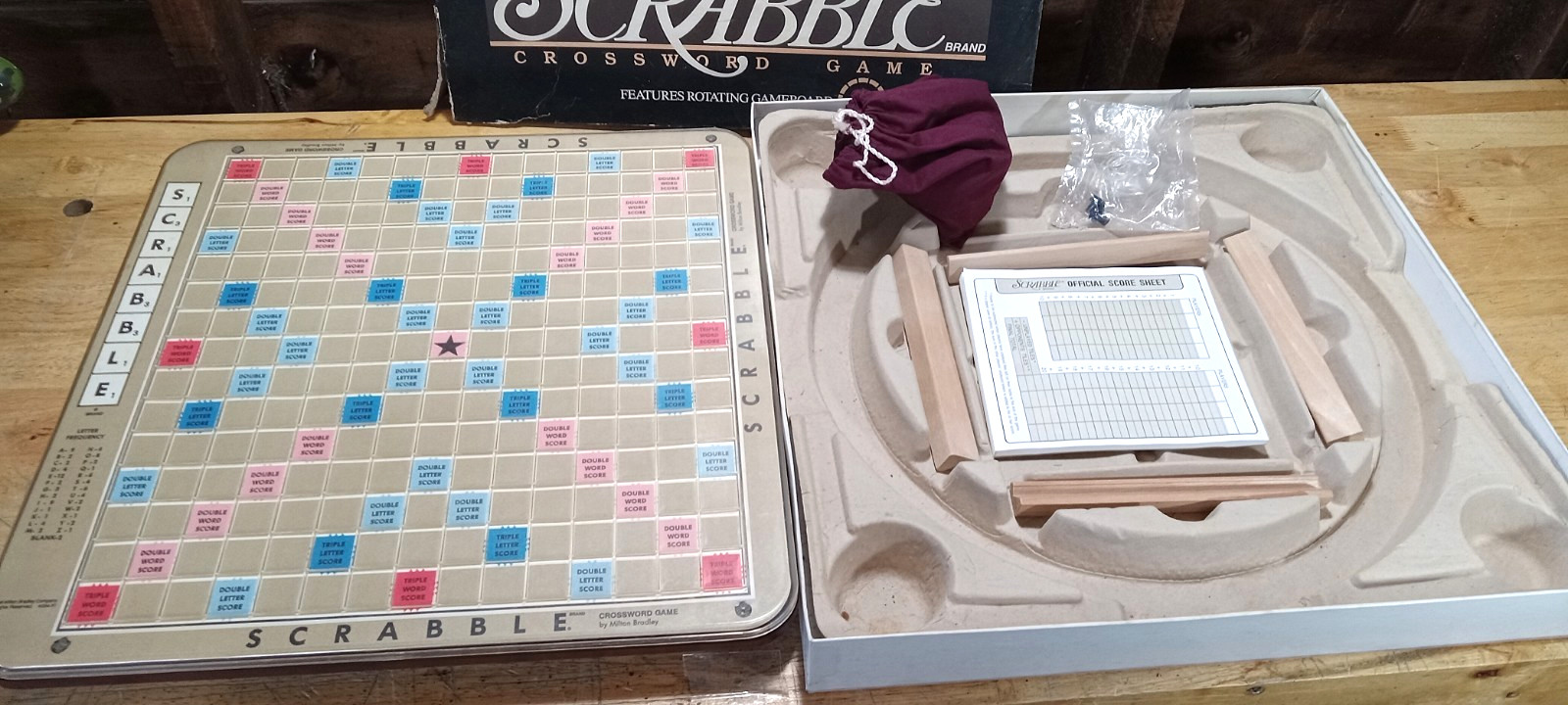Milton Bradley Scrabble 4034 Rotating Game Board Deluxe Edition 1989