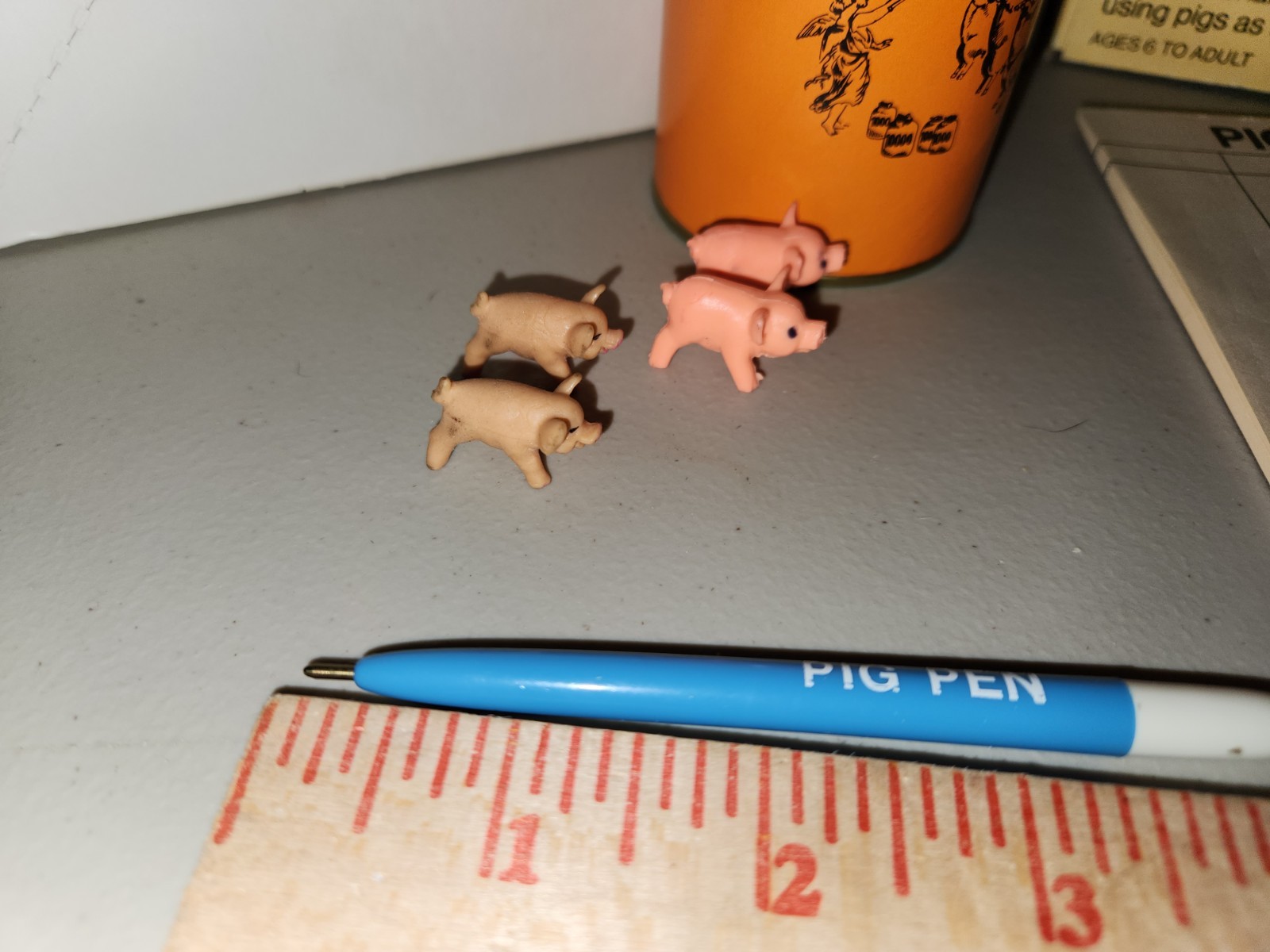 1977 Vintage PIG MANIA Dice Game Pig Stye Cup 2 Pigs Manual Pen Note Pad READ