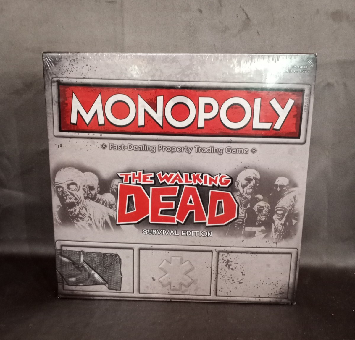 USAopoly Monopoly The Walking Dead Board Game Survival Edition NEW