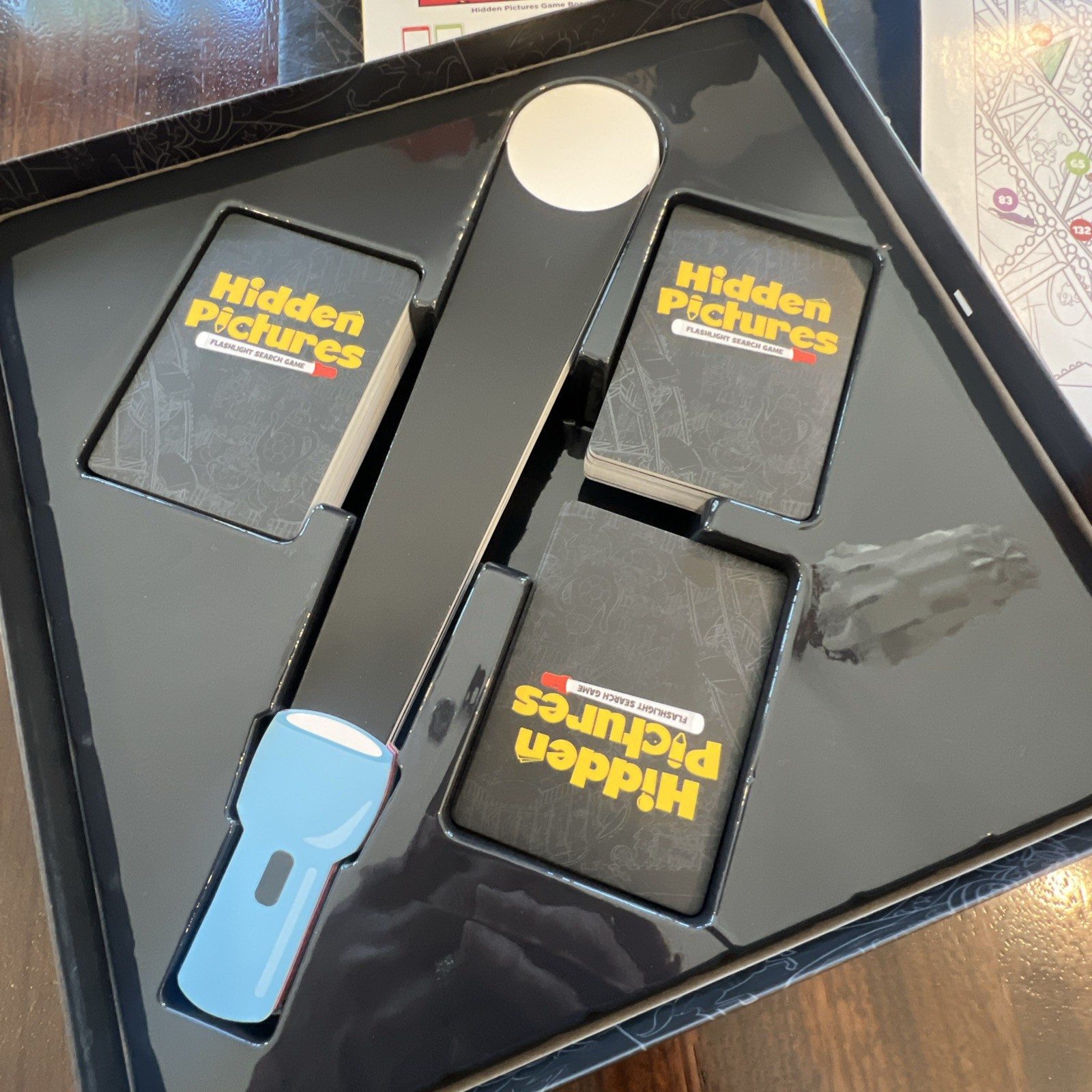 Highlights Hidden Pictures Board Game Flashlight Search Pre Owned