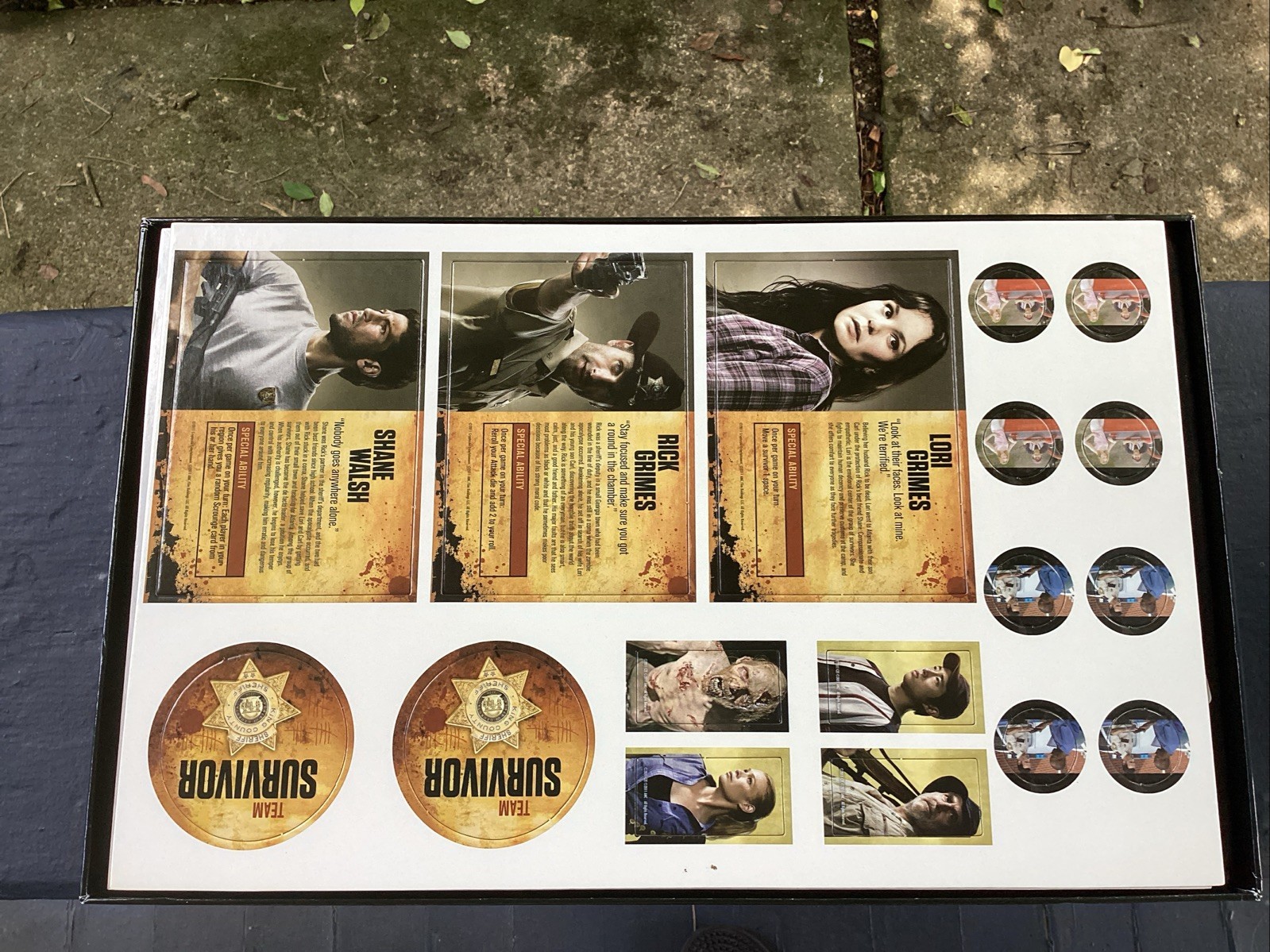 AMC The Walking Dead Board Game by Cryptozoic 2011 Great condition!