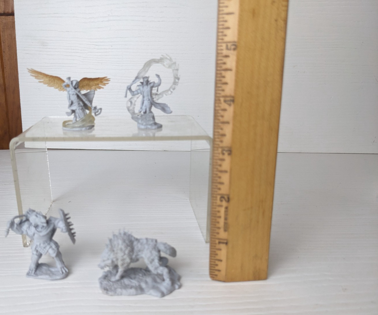 D&D Adventure Board Game Gray pieces miniature figurines sorcerer & more 4pc