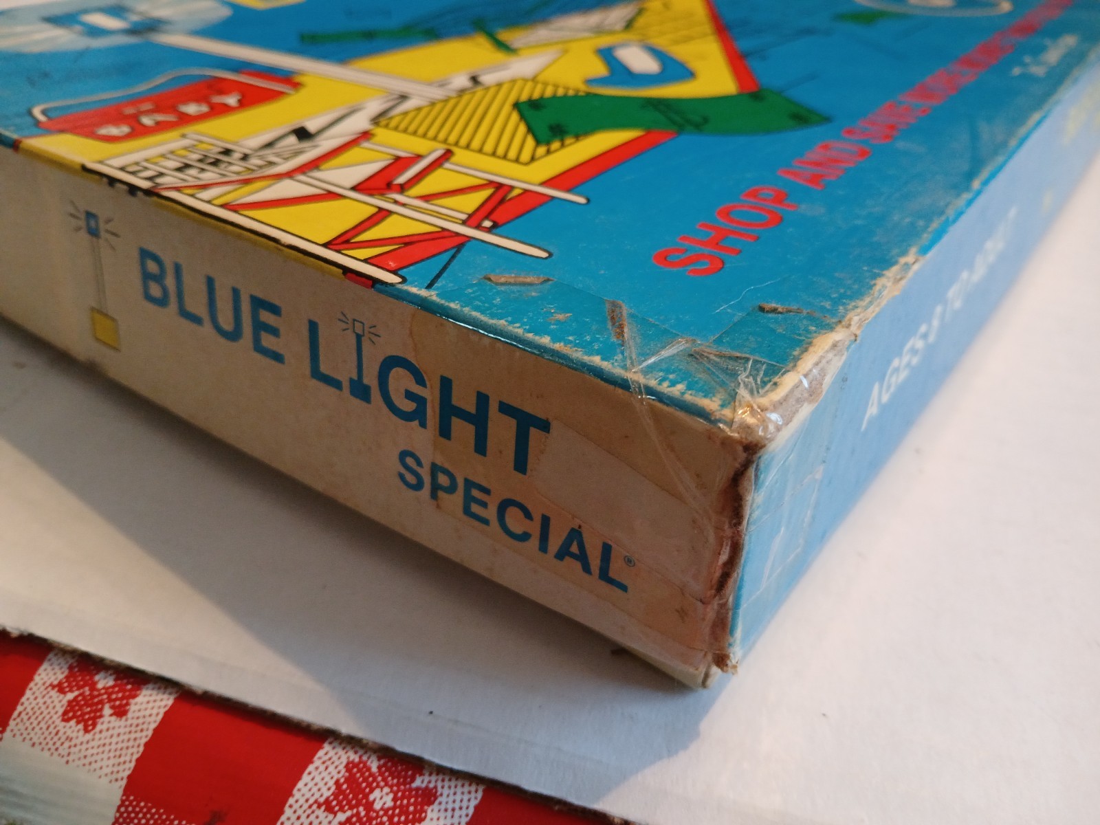 BLUE LIGHT SPECIAL BOARD GAME BY JOHNSTON GAMES 1986.