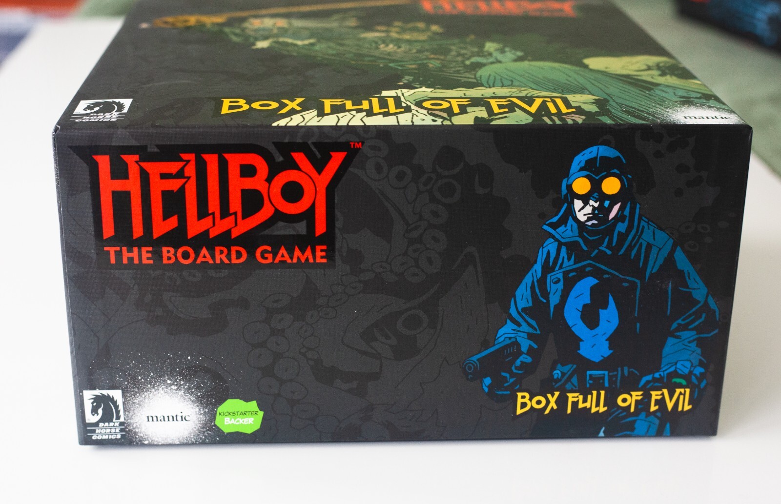 HELLBOY Kickstarter Edition Board Game & Extras: Includes Rare 3D Set Pieces!
