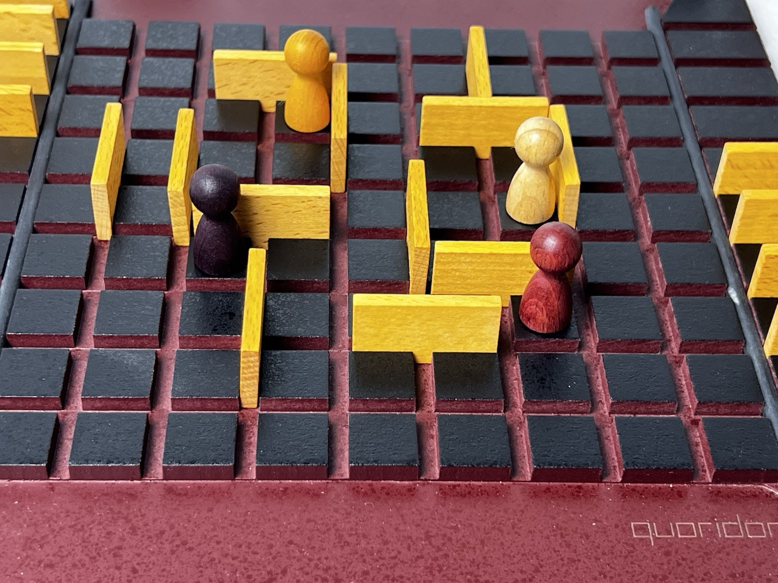 QUORIDOR: Abstract Maze Building & Maneuver Wood Board Game, Gigamic, COMPLETE