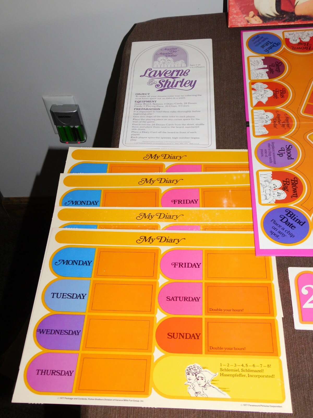 VINTAGE 1977 PARKER BROTHERS LAVERNE & SHIRLEY BOARD GAME COMPLETE