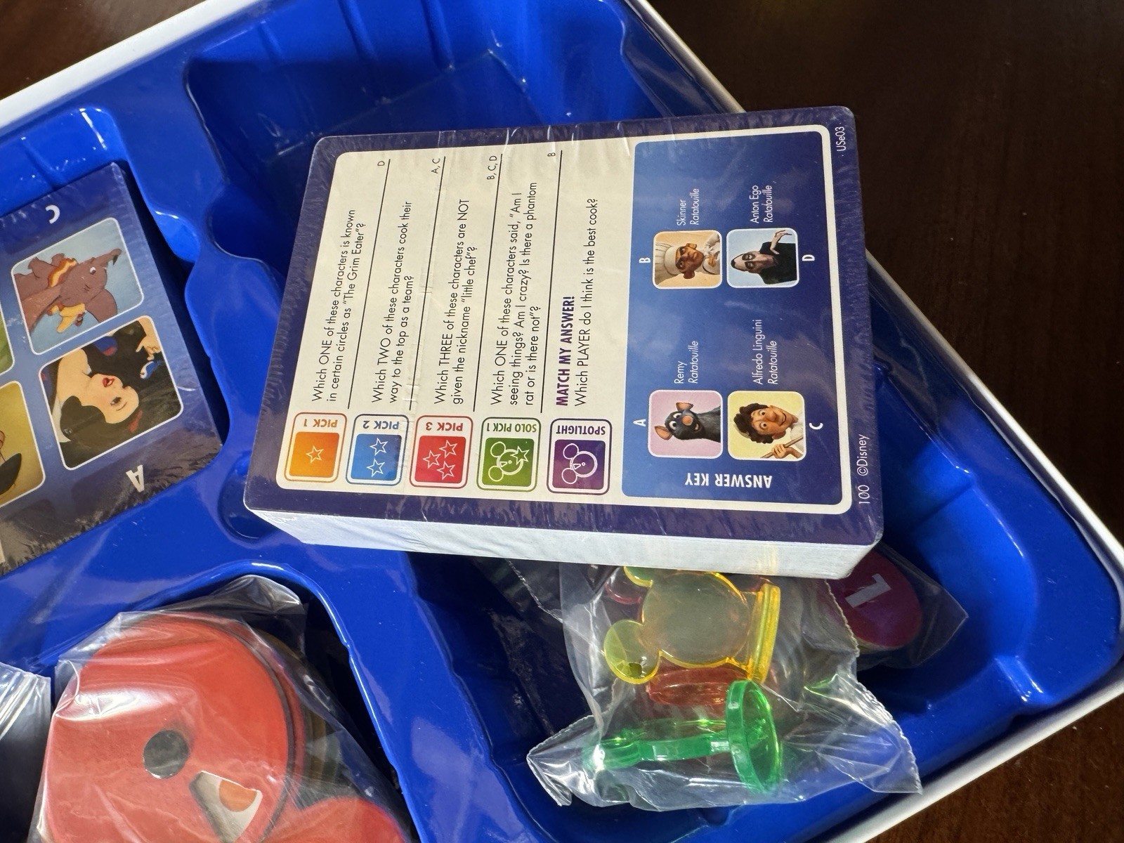 Pictopia Disney Edition Picture Trivia Family Game Ravensburger Open Box New