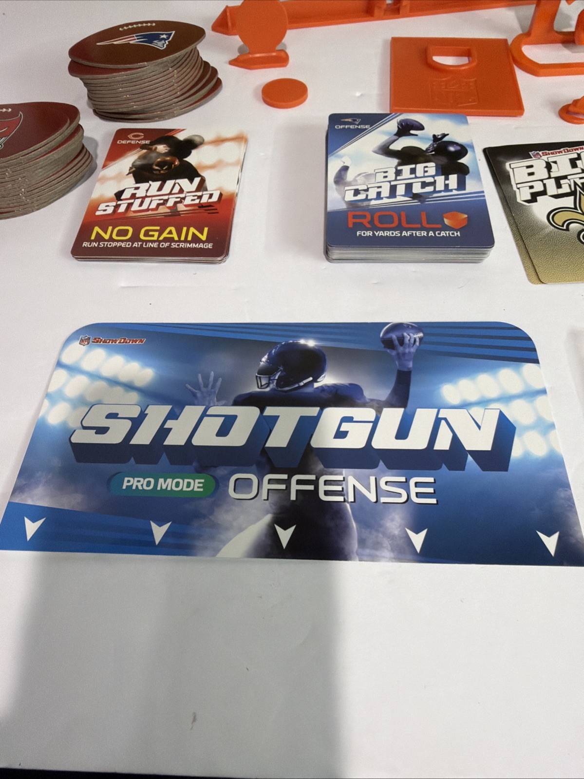 NFL Showdown Board Game Buffalo Games Football 32 Teams Pass Run Blitz Complete