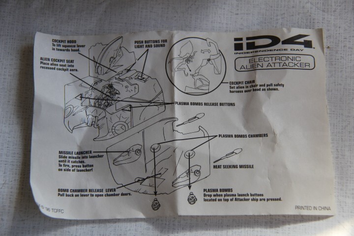 INDEPENDENCE DAY I.D. 4 ALIEN ATTACKER