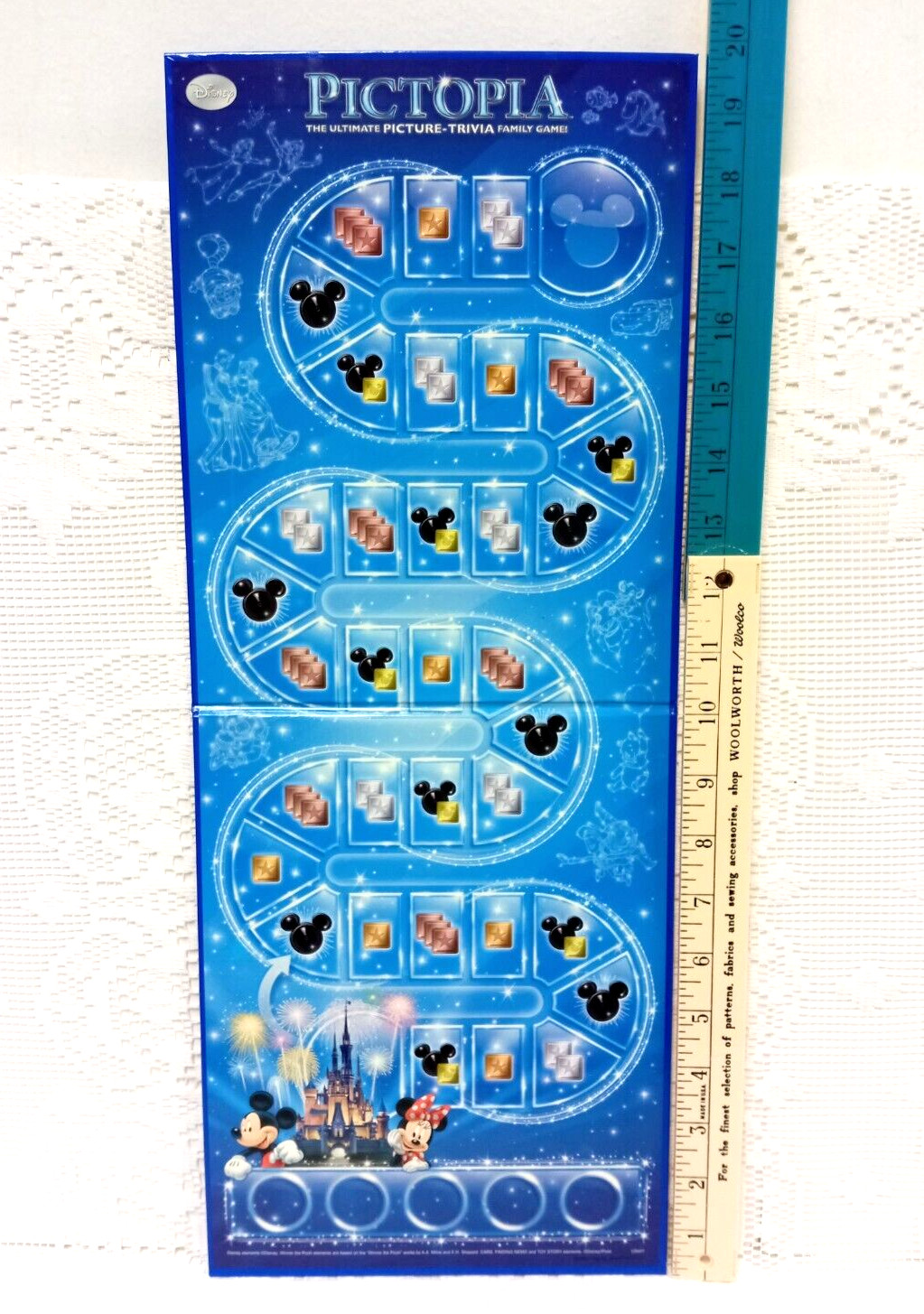Disney PICTOPIA Family PICTURE TRIVIA BOARD GAME Complete 1000 QUESTIONS