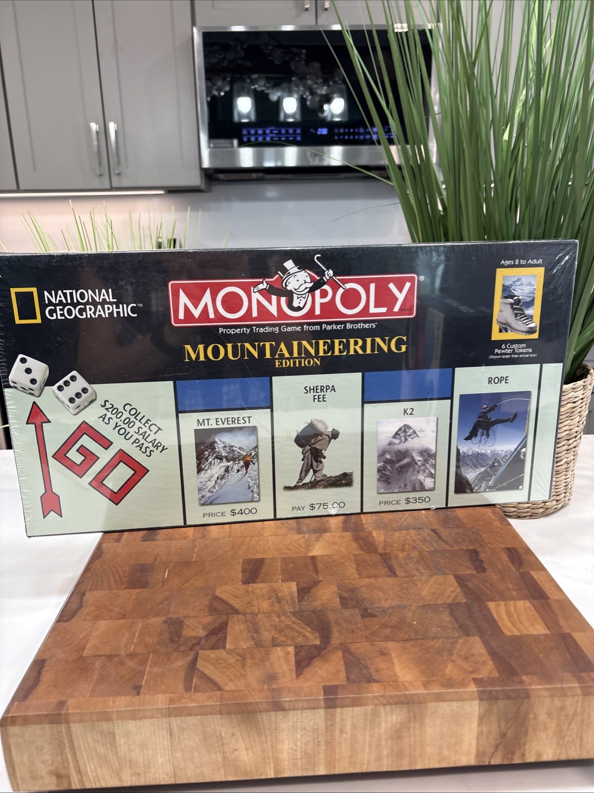 Monopoly Mountaineering Edition – National Geographic – 2001 – Complete