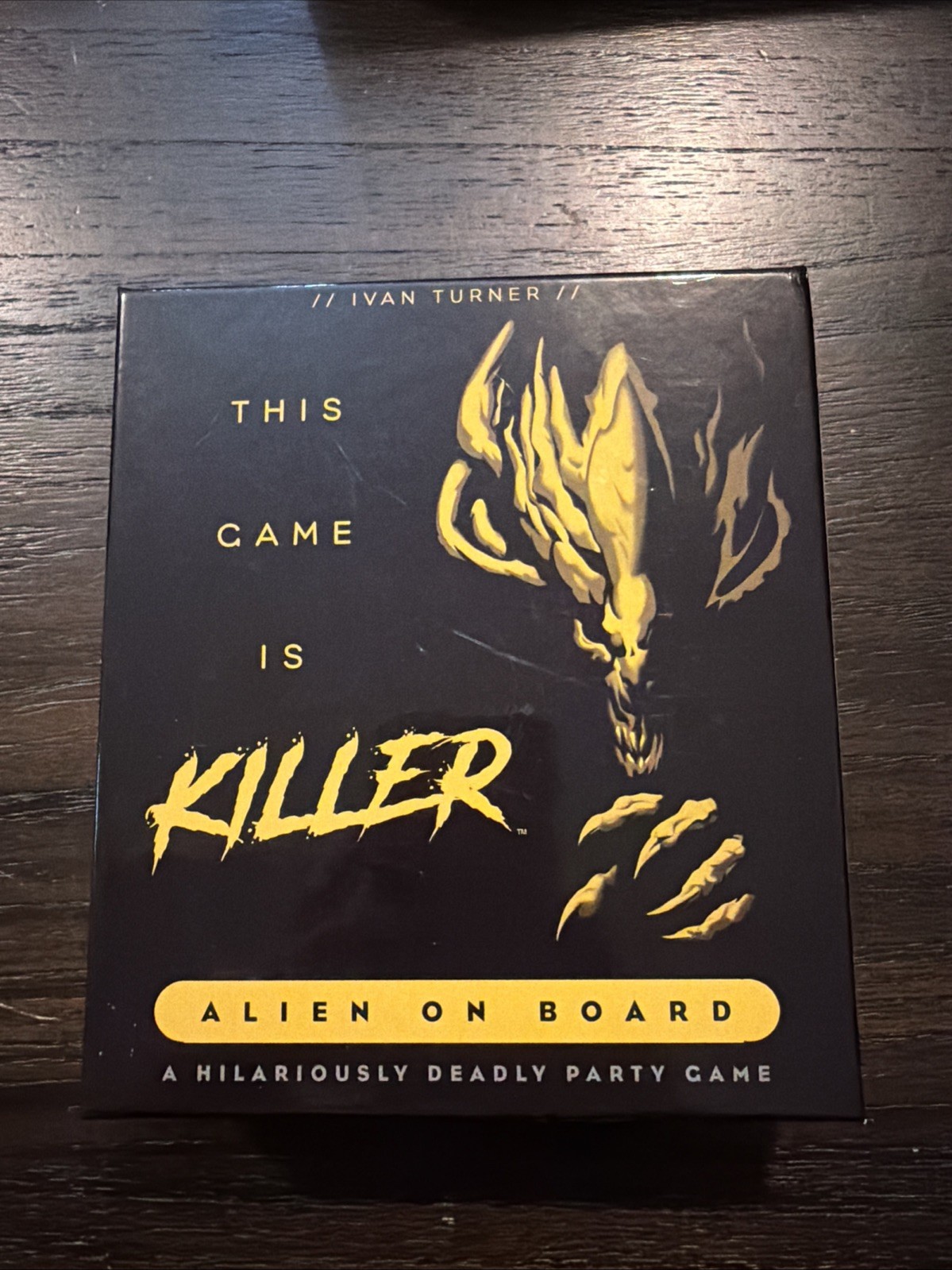 Smirk & Dagger Boardgame This Game is Killer – Alien on Board Box NM