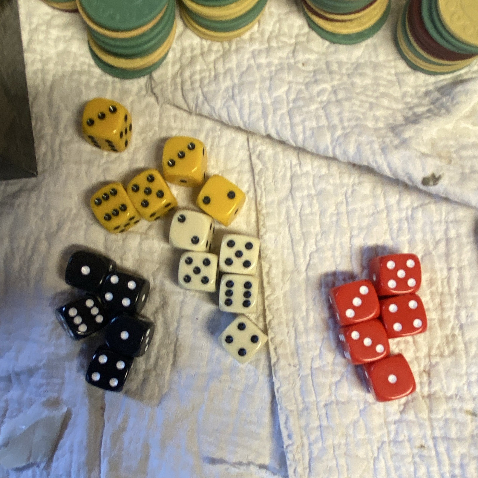Hasbro Yahtzee Texas Hold’Em Poker Dice Game Complete Set w/ Chips & Bag