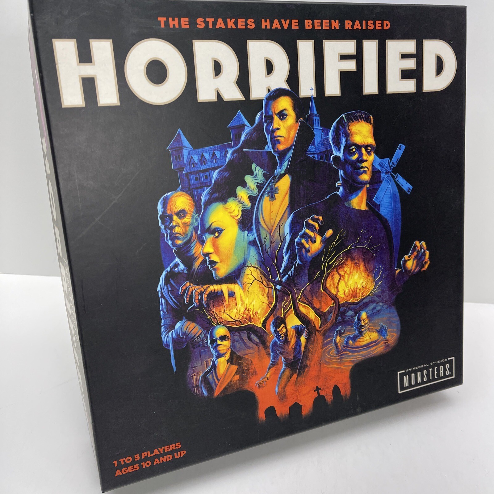 HORRIFIED Universal Studios Monsters Strategy Board Game Dracula Frankenstein