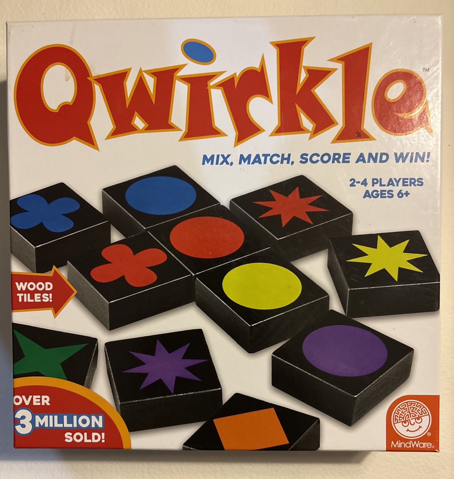 MindWare Qwirkle Board Game . All Pieces Intact. Comes With A Bag. Fast Shipping