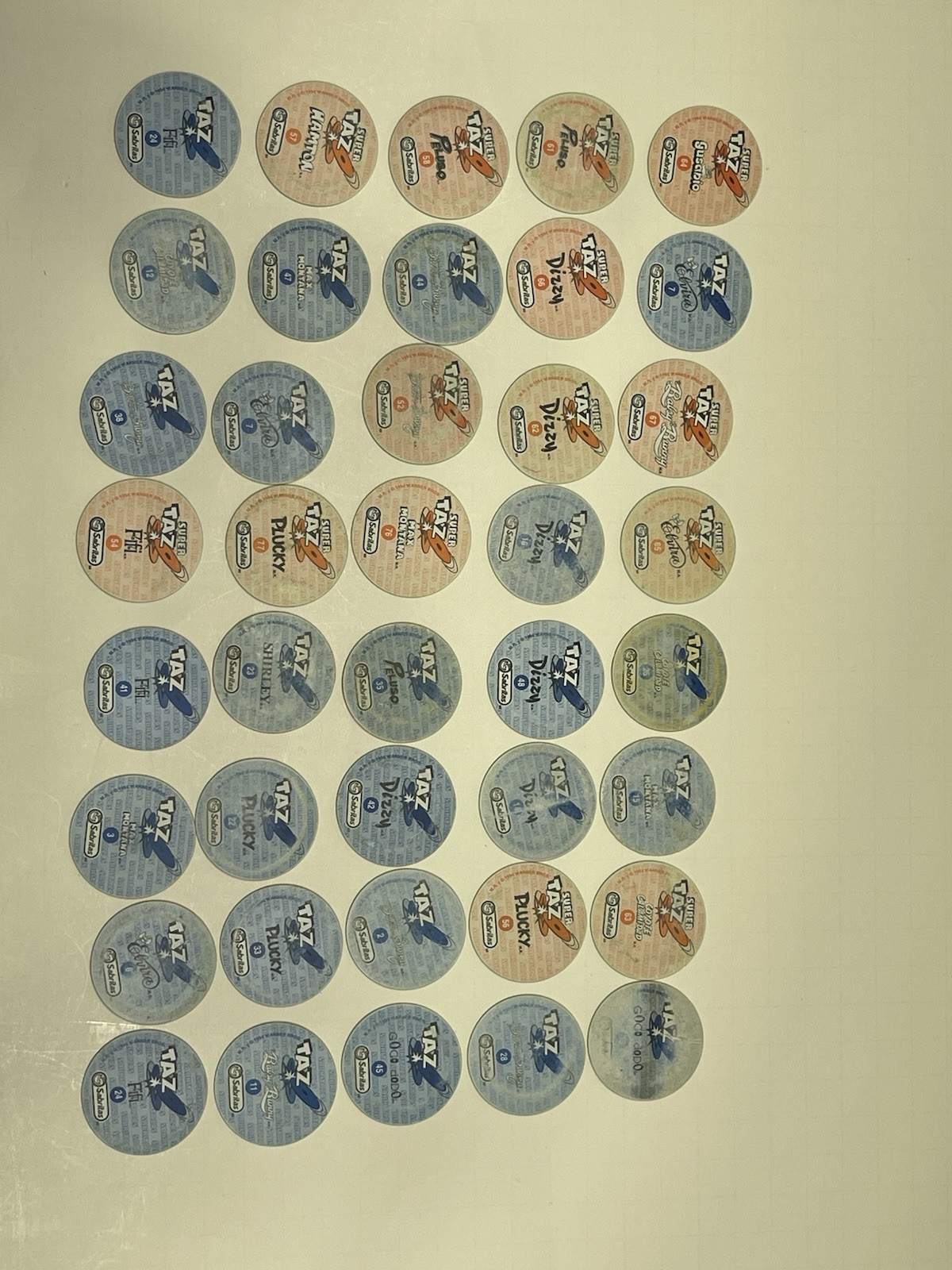 Vintage Set Of “40” LOONEY TUNES HOLOGRAPHIC TAZOS (POGS) /SABRITAS MEXICO 1994