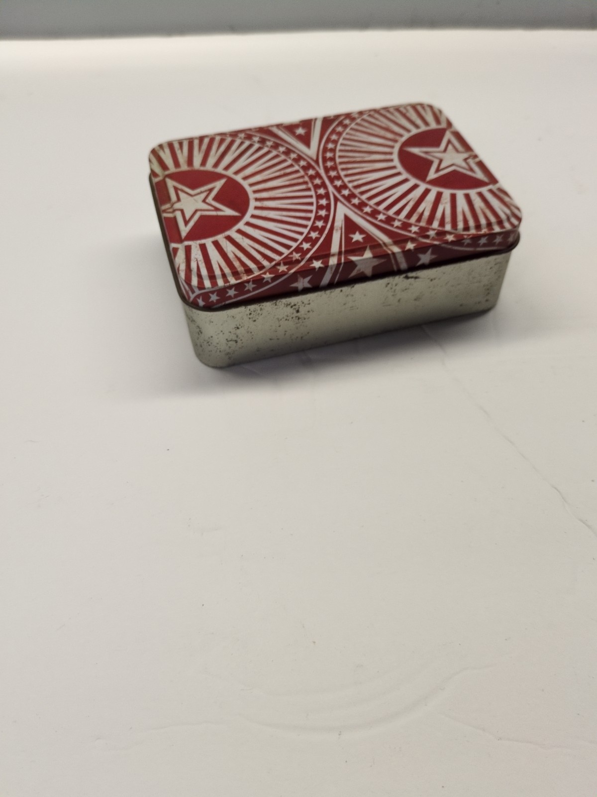 Vintage PhilipMorris Poker Tin w/ Cards, Poker Dice + Pachyderm Poker& LCR Game