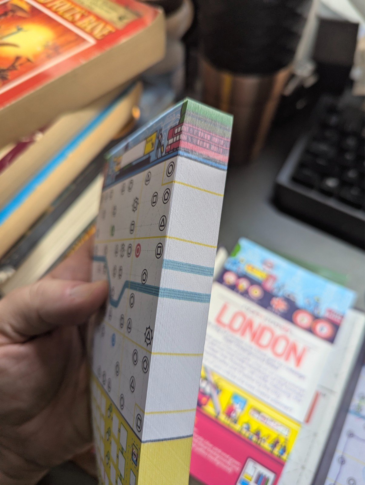 NEXT STATION LONDON Family Board Card Game 100% COMPLETE 2022 AWARD WINNER