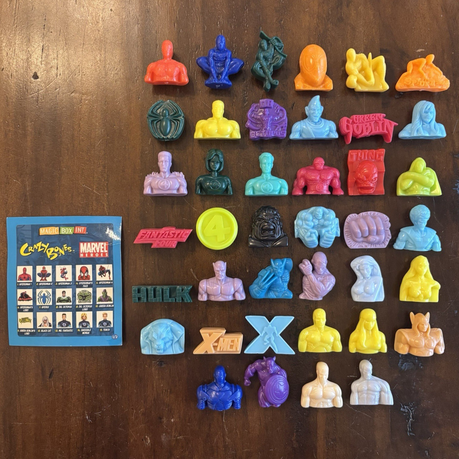 ALL SOLID COLOR COMPLETE SET Gogos Crazy Bones European 2006 MARVEL HEROES