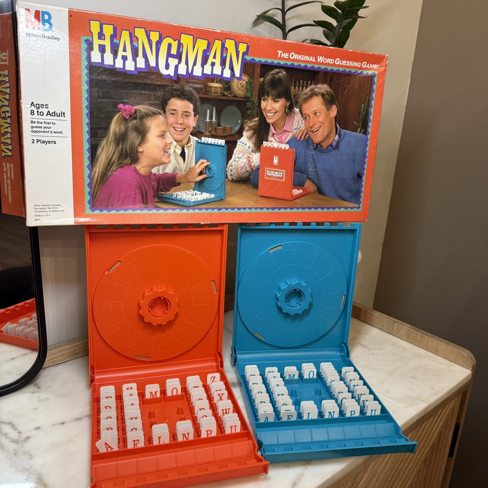 VINTAGE Hangman Milton Bradley 1988 Words Classic Game 55 red 55 blue tiles