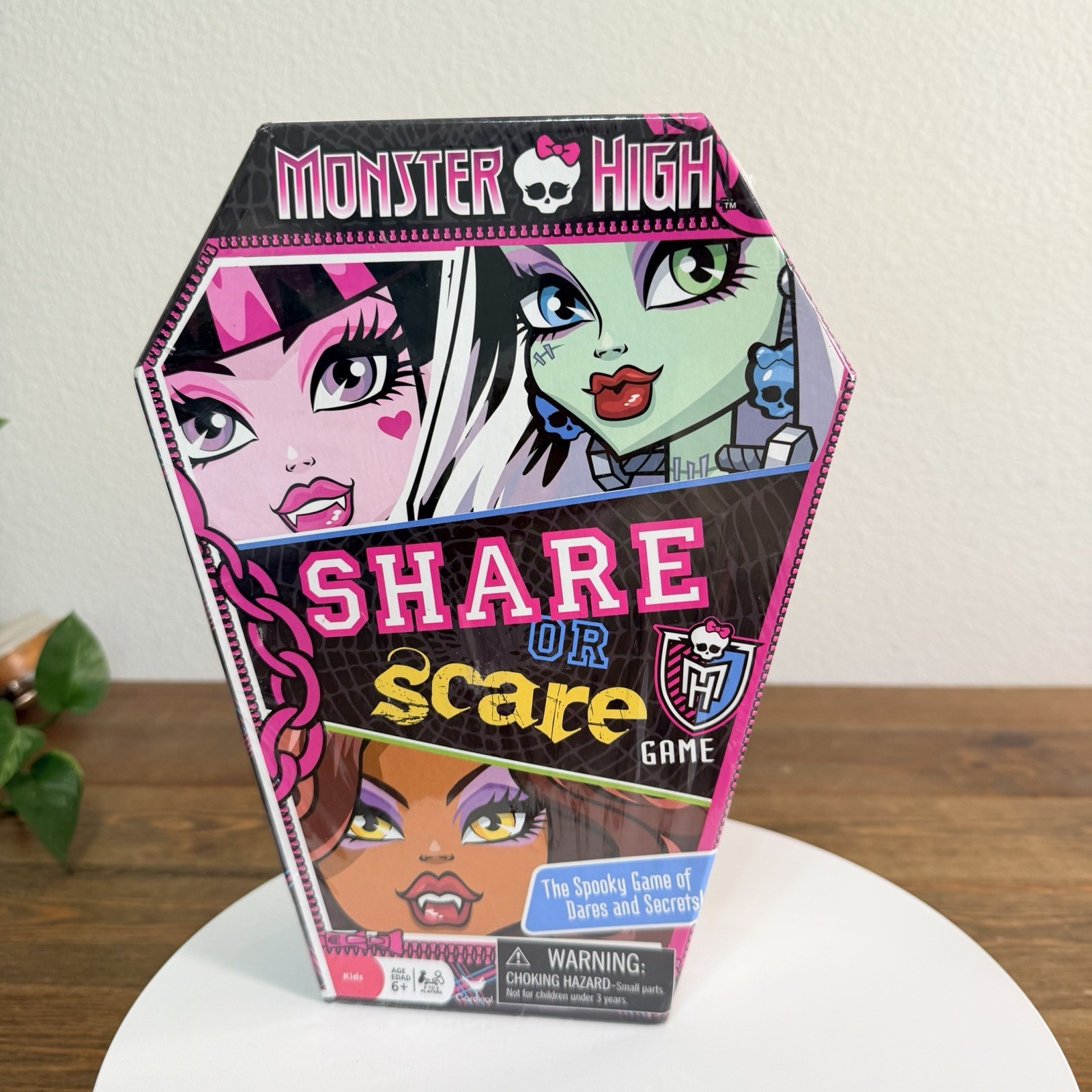 Monster High Share or Scare Game the spooky fun game of dares and secret