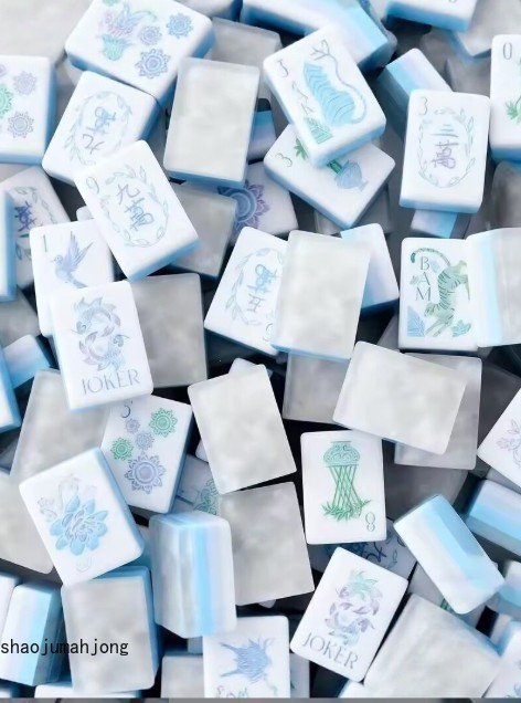 NEW! Vibrant Layered Mahjong Tiles – Full American Set 160Tiles – Glacier Blue