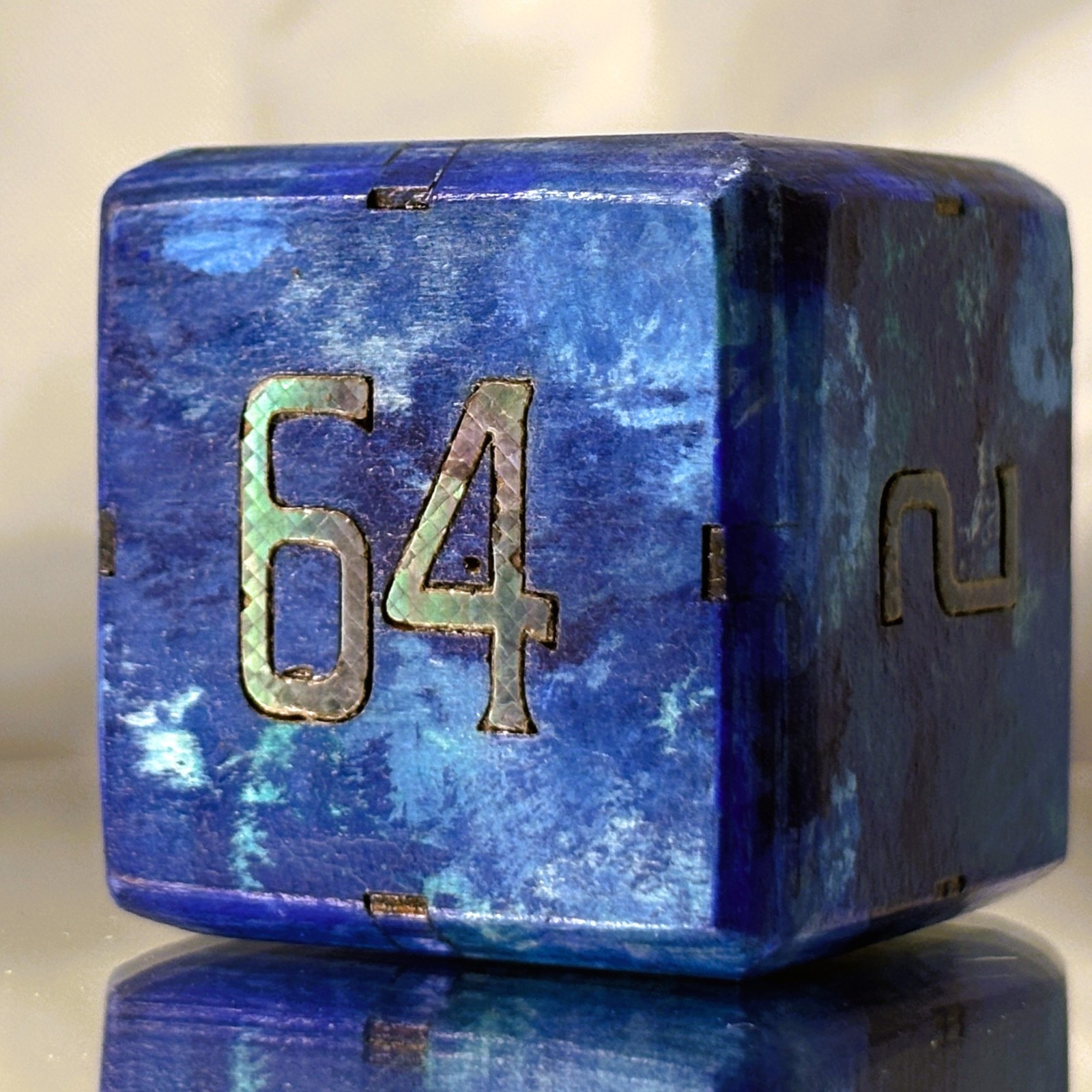 Neptune’s Nacre – Deep Blue Radiance – Backgammon Doubling Cube 36mm