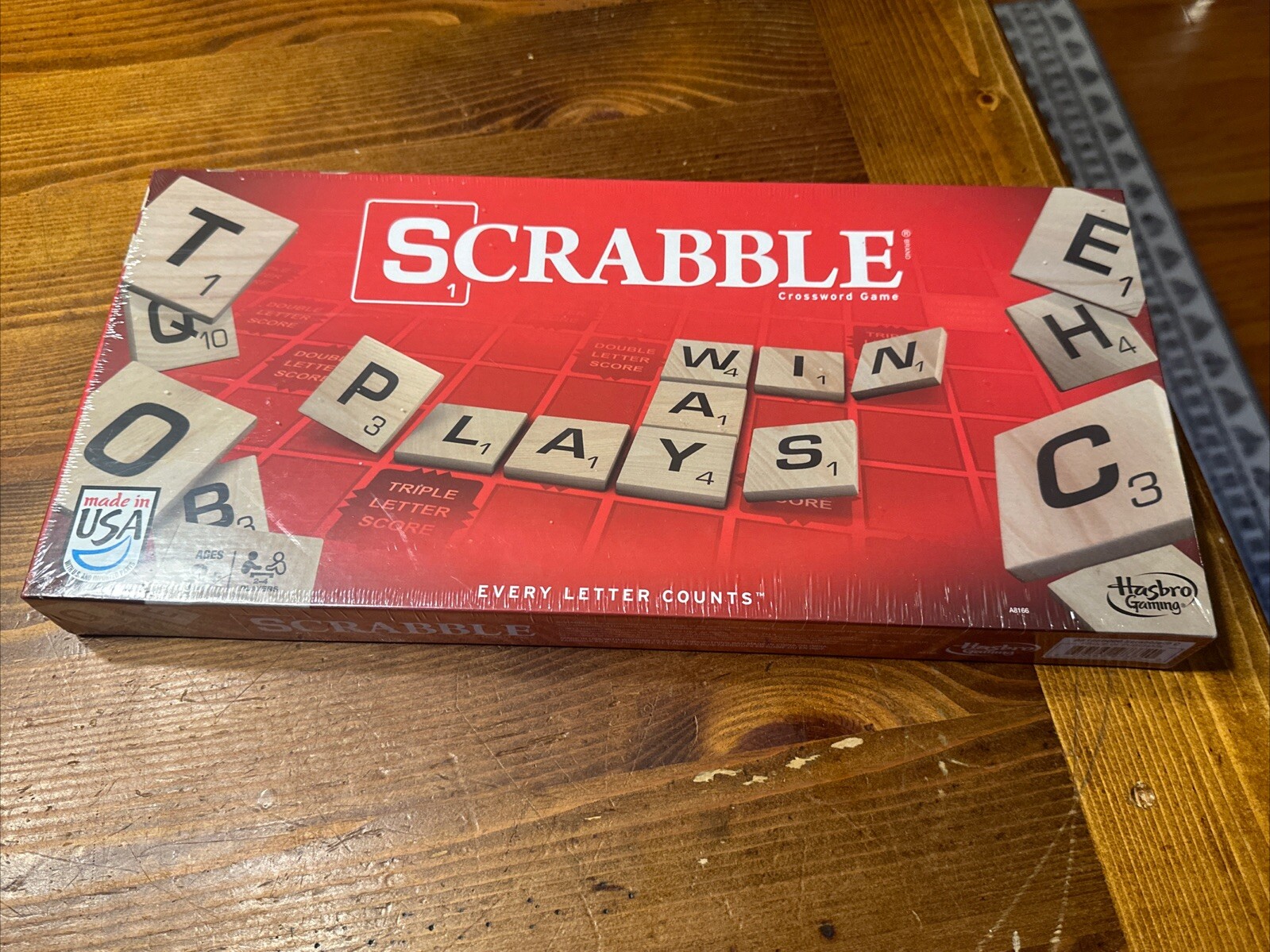 Scrabble Board Game – Crossword NEW Factory SEALED – 2013 Hasbro COMPLETE