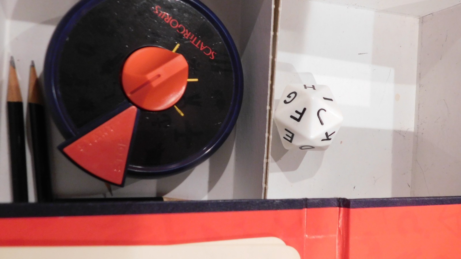 VINTAGE SCATTERGORIES GAME MILTON BRADLEY 1988 COMPLETE GREAT PARTY GAME