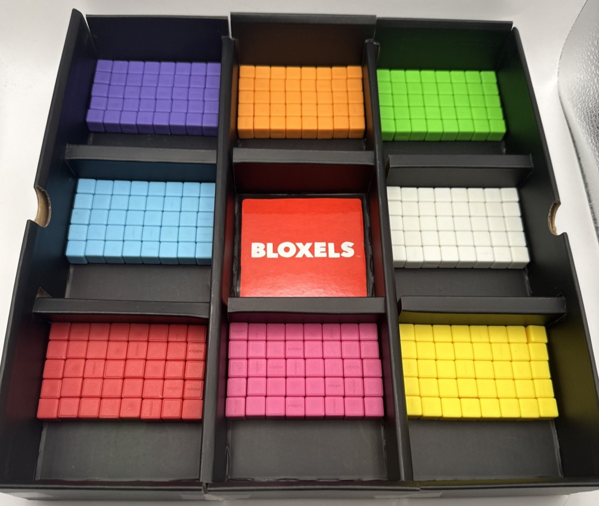 Lot of 2 Mattel Bloxels Board Video Games Basic and Star Wars.