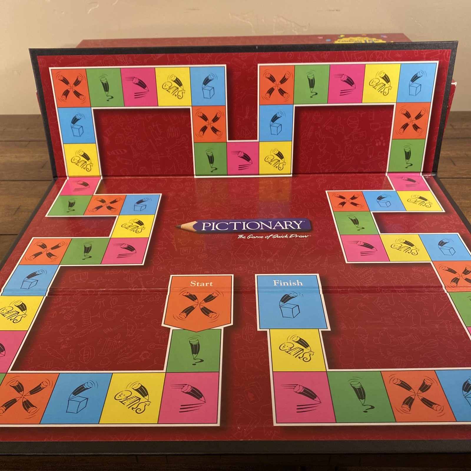 2000 Pictionary 15th Anniversary Edition Complete in Great Condition
