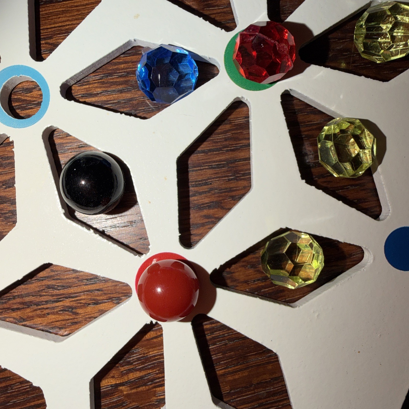 Sapphiro Board Game A Brilliant Game of Luck & Strategy by Mindware