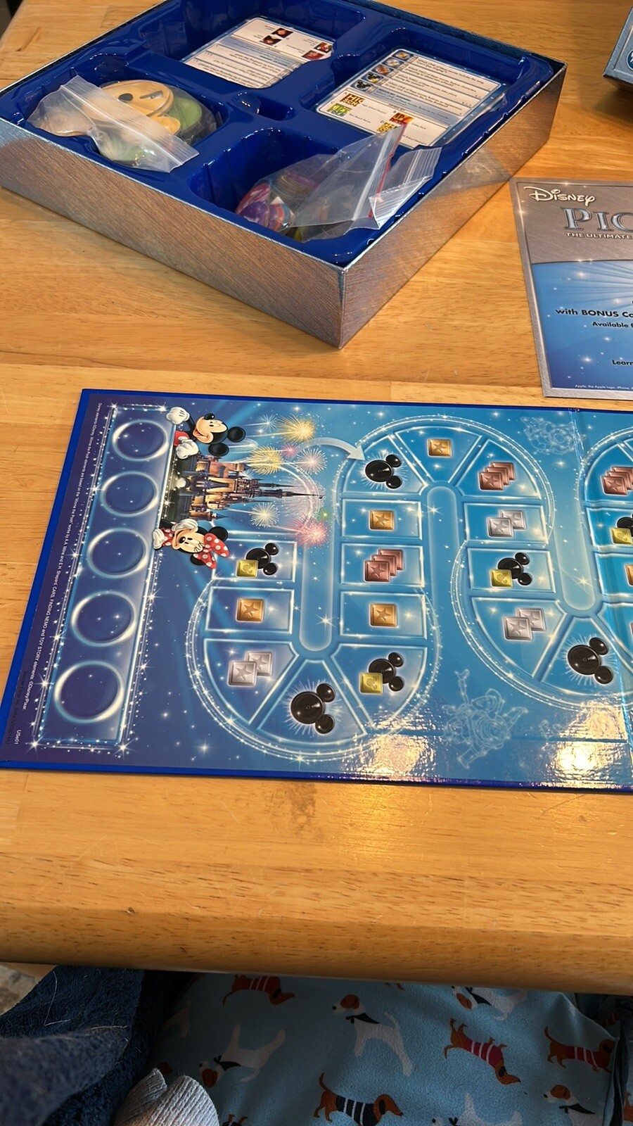 Pictopia Disney Edition Board Game Picture Trivia Family Ages 7+ 2-6 Players