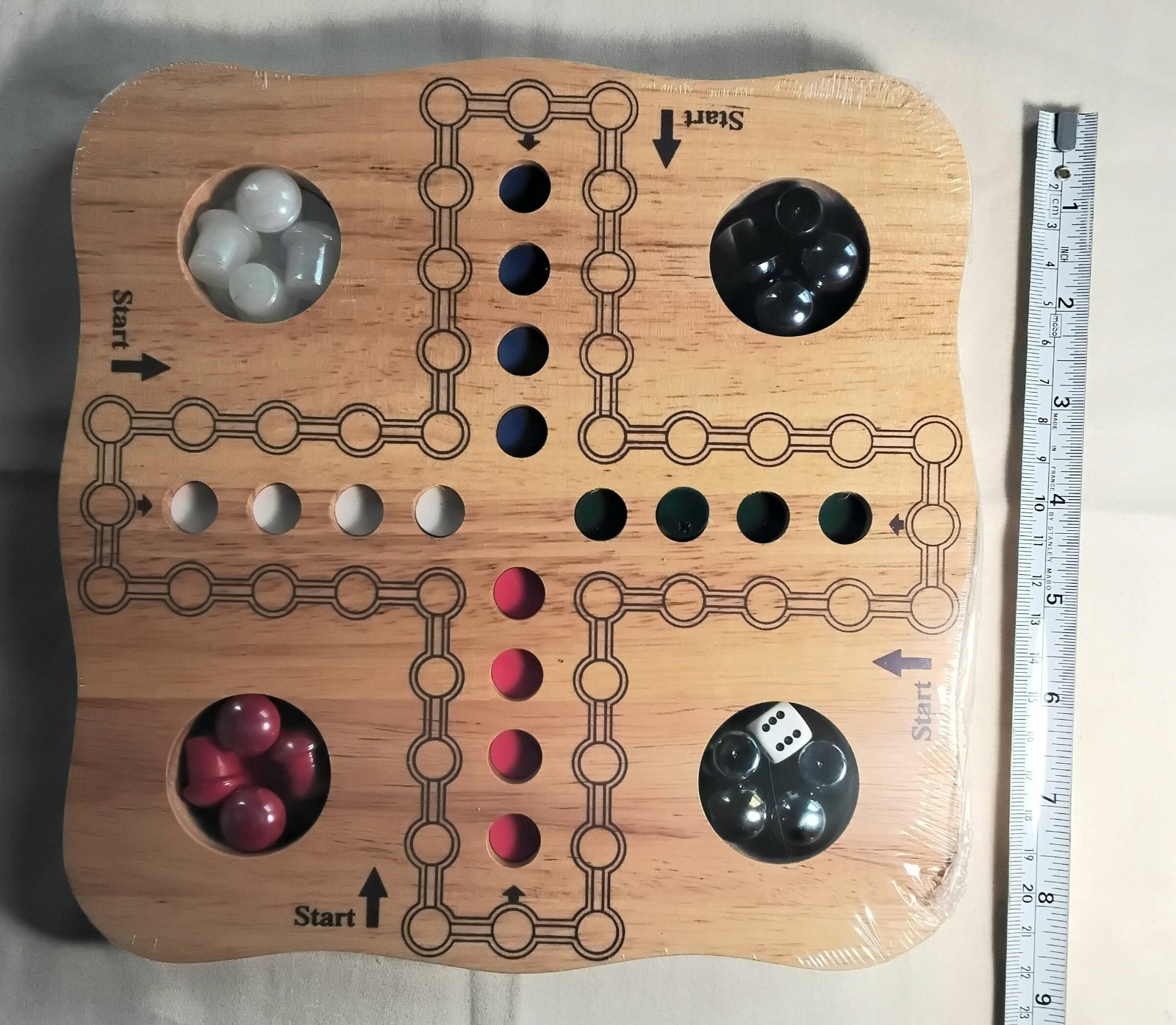 The Classic Collection PACHISI Racing Board Game New in Box & Plastic