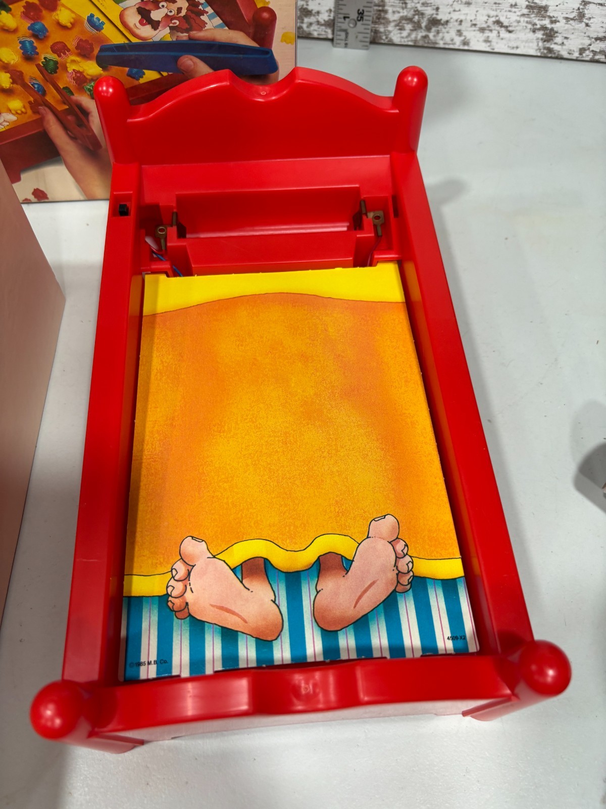 Vintage 1985 Milton Bradley Bed Bugs Motorized Game Set 2 To 4 Players