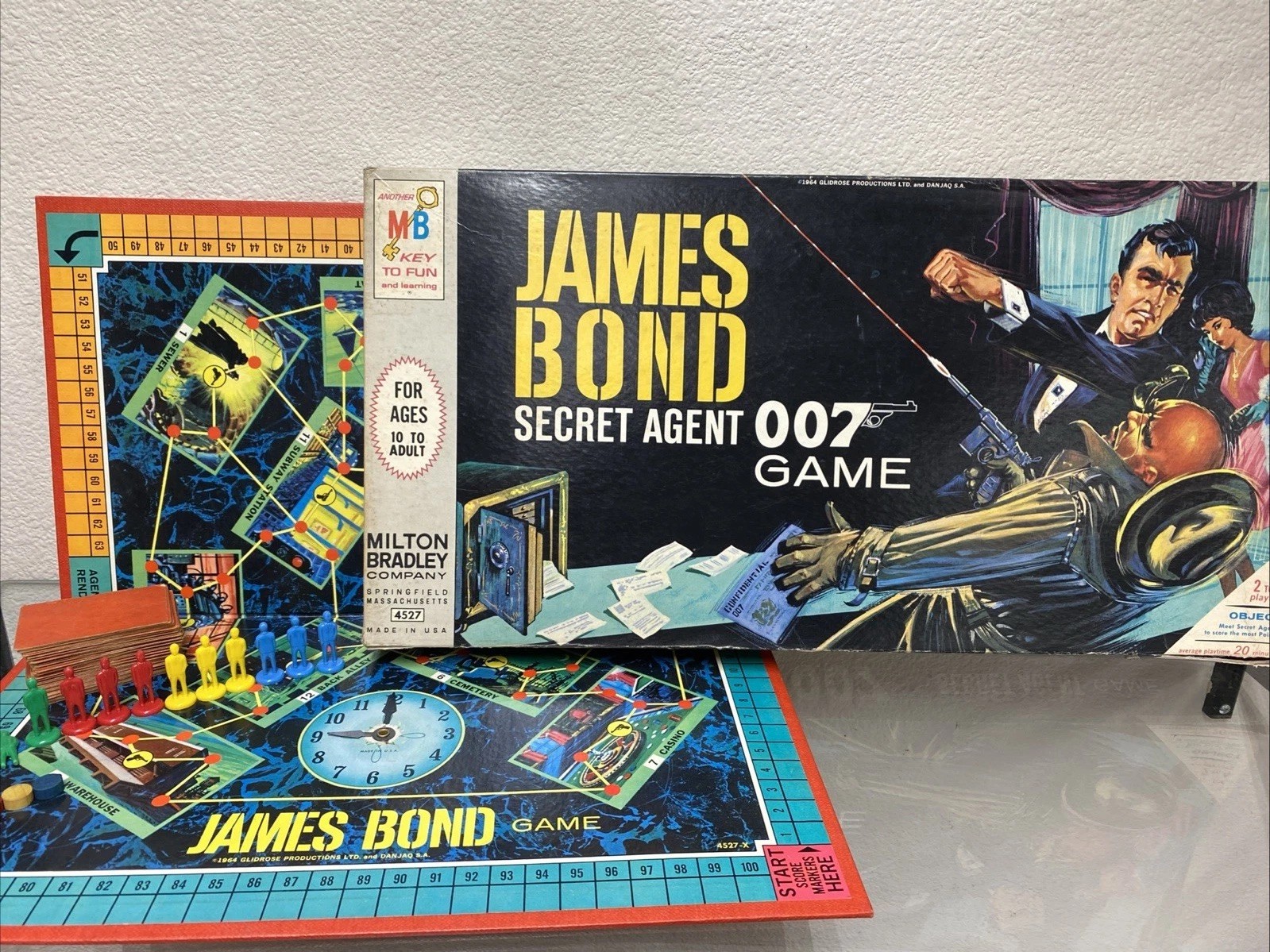 James Bond Secret Agent 007 Game Vintage 1964 Milton Bradley Spy