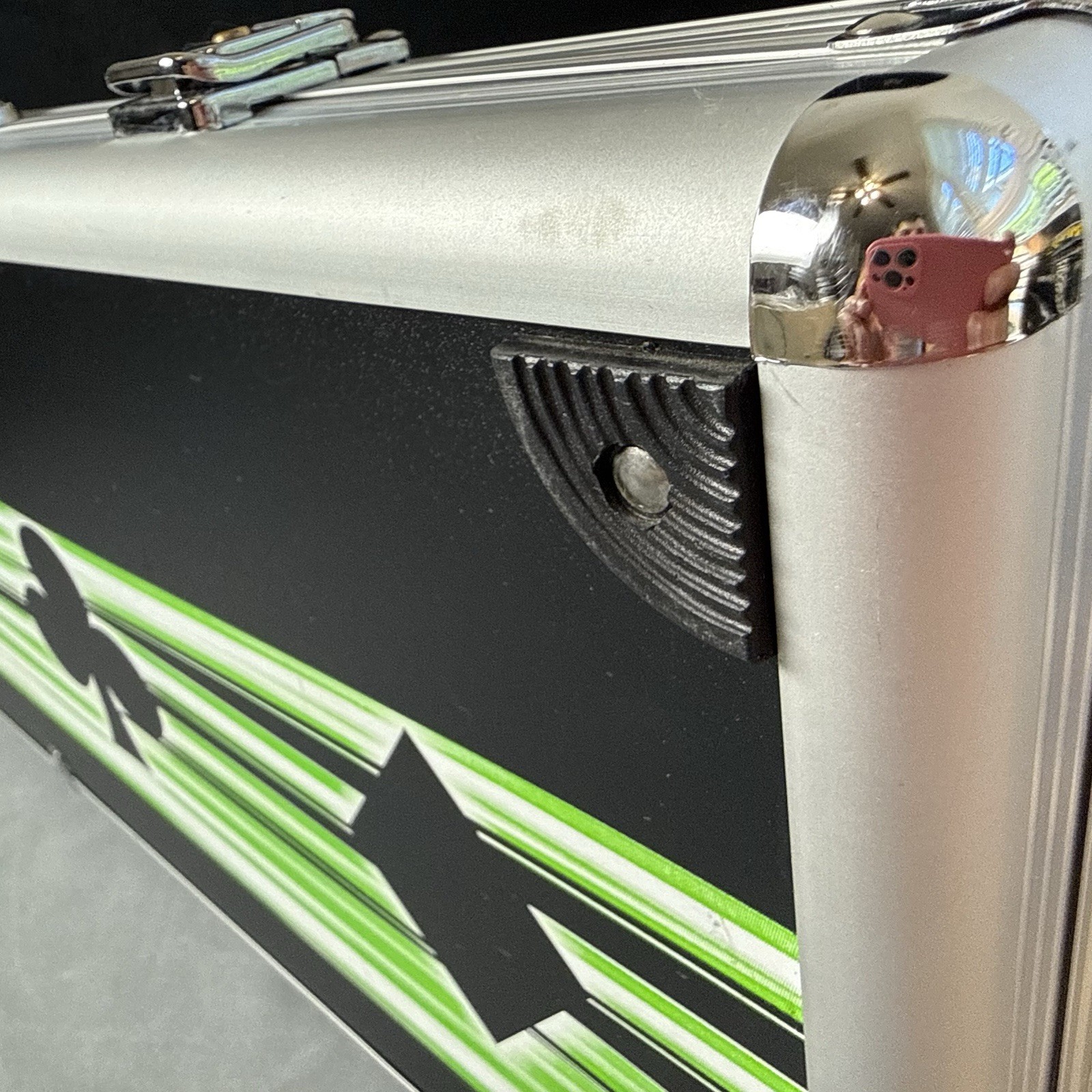 Limited-Edition OEM Kawasaki 500-Piece Clay Poker Chip Set in Aluminum Lock Case
