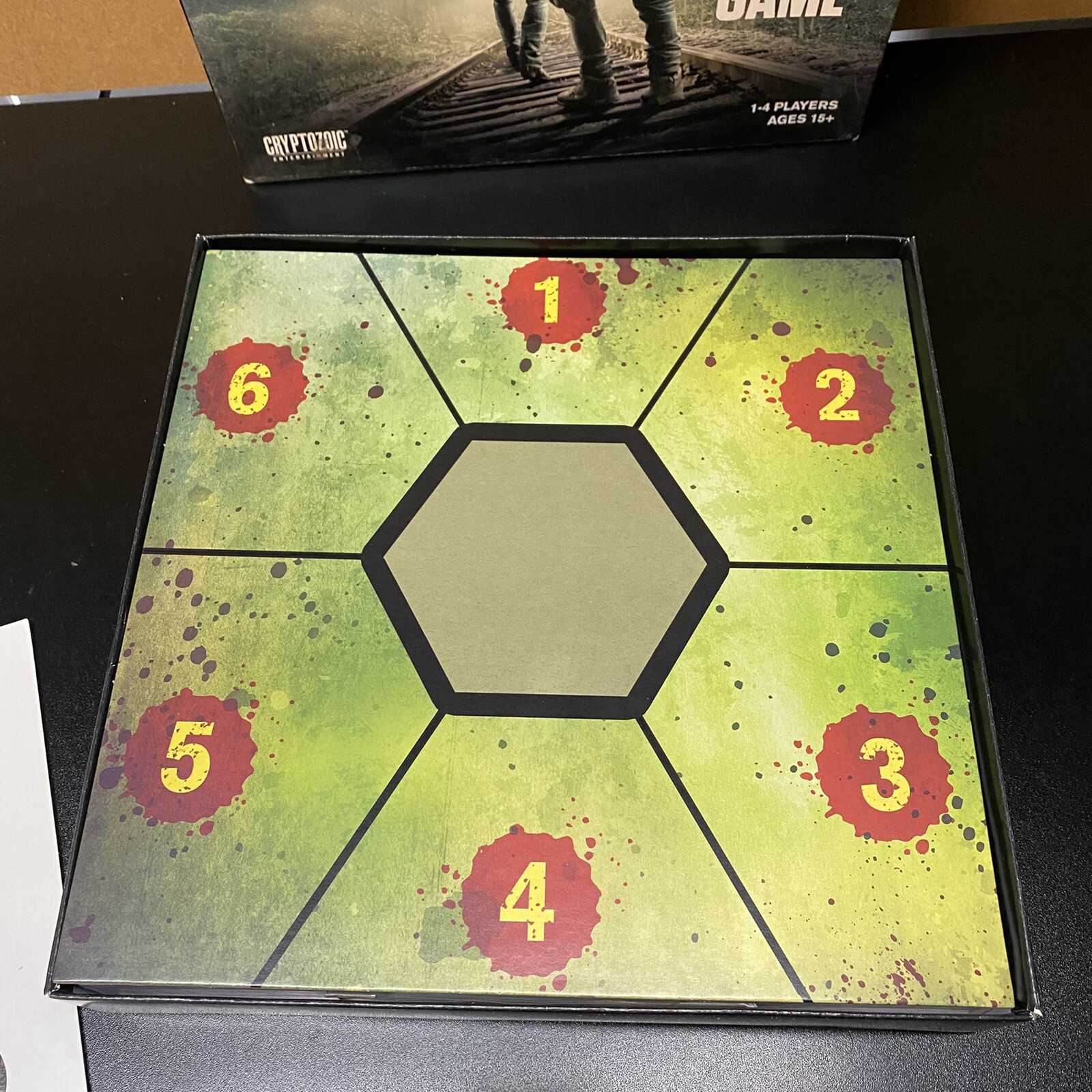 AMC The Walking Dead Don’t Look Back Dice Game Zombie Horror Board Game-Open Box