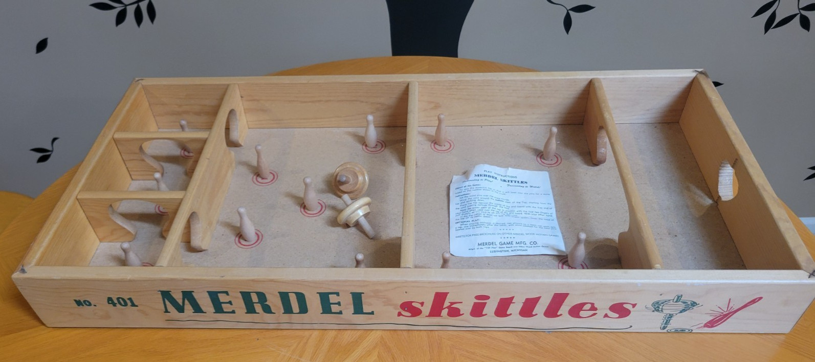 Vintage Merdel Skittles No 401 Wooden Bowling Game w/ 10 Pins, 2 Tops directions