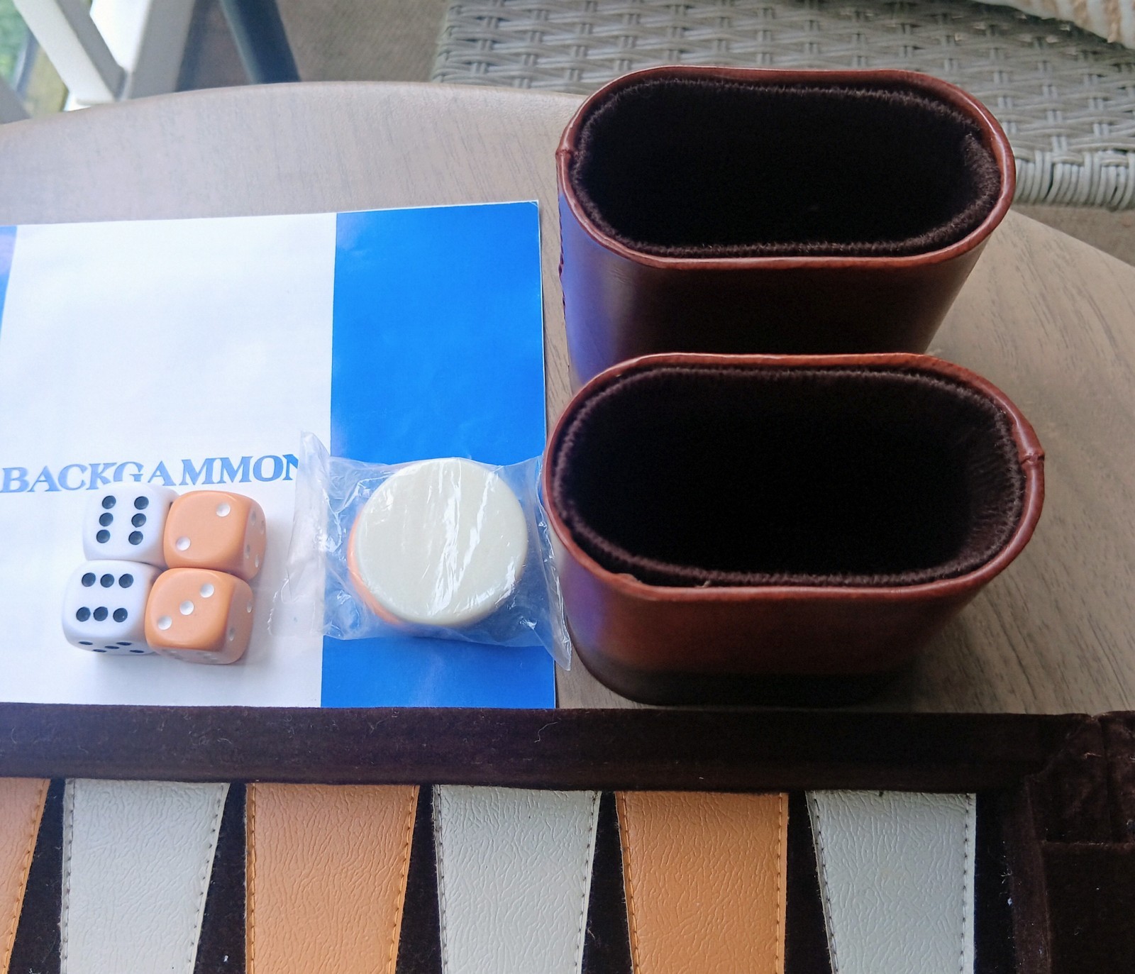 Vintage Aries Beverly Hills Chocolate 17in Travel Backgammon Set Super Cute!