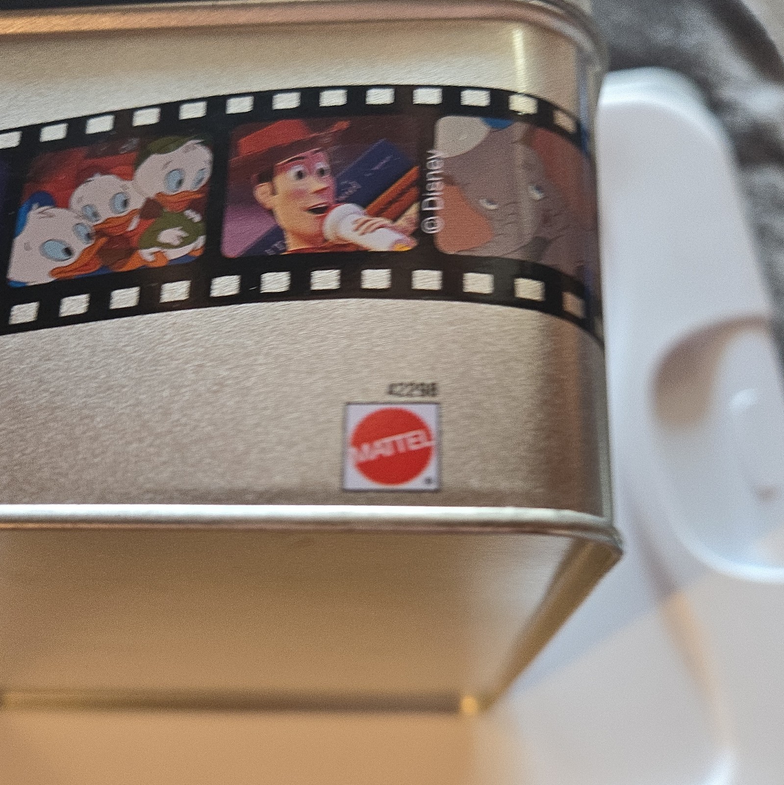 Mattel Wonderful World of Disney Charades Tin Case 2P 8+ Games 100 1999