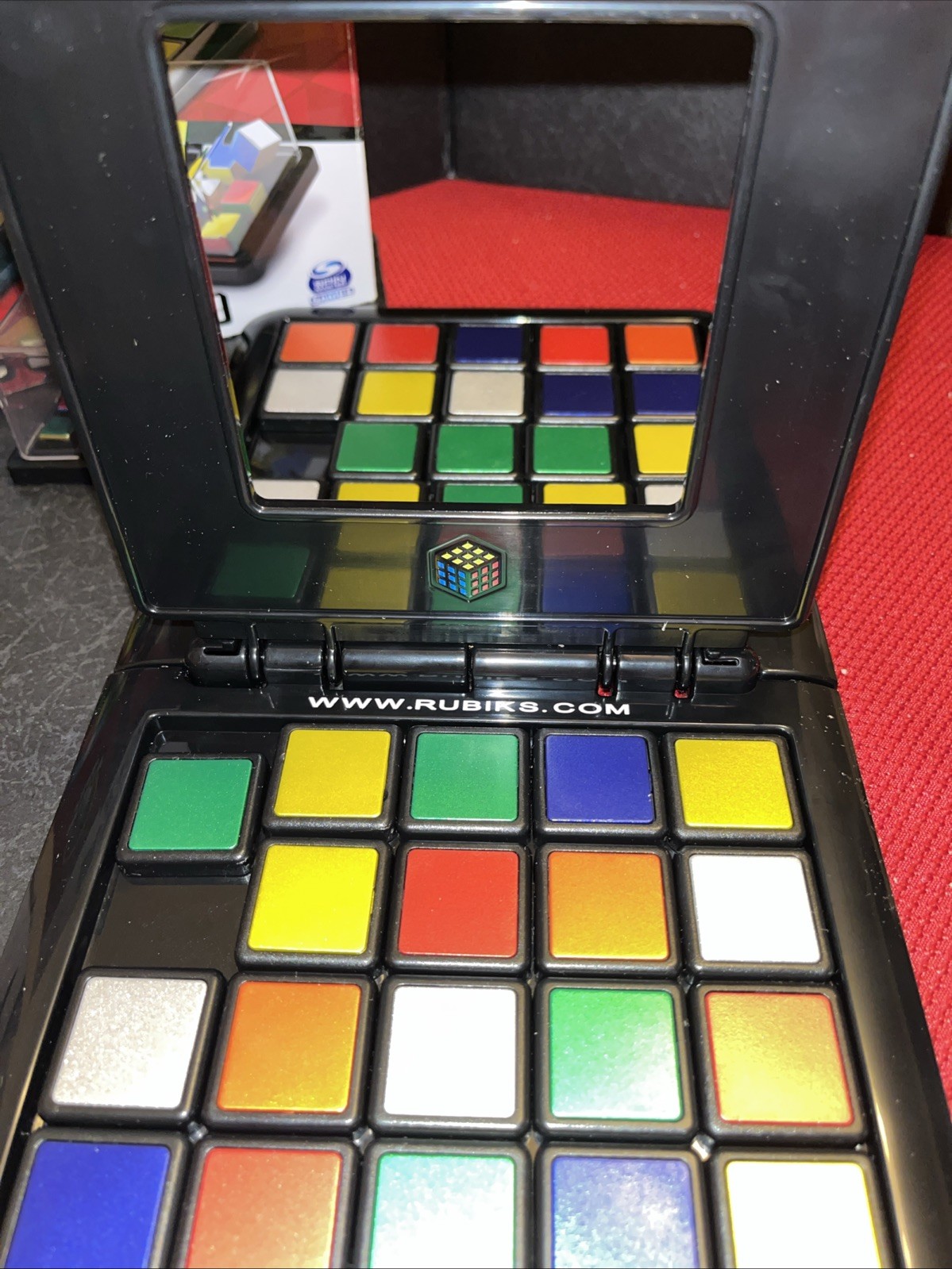 Rubik’s Race Game: Metallic Edition Complete